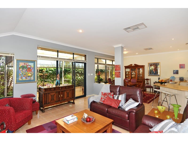 7 Onslow Court, Erskine WA 6210