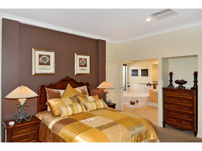 7 Onslow Court, Erskine WA 6210