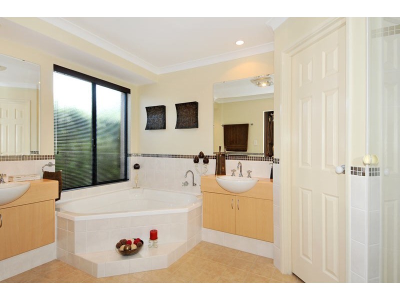 7 Onslow Court, Erskine WA 6210