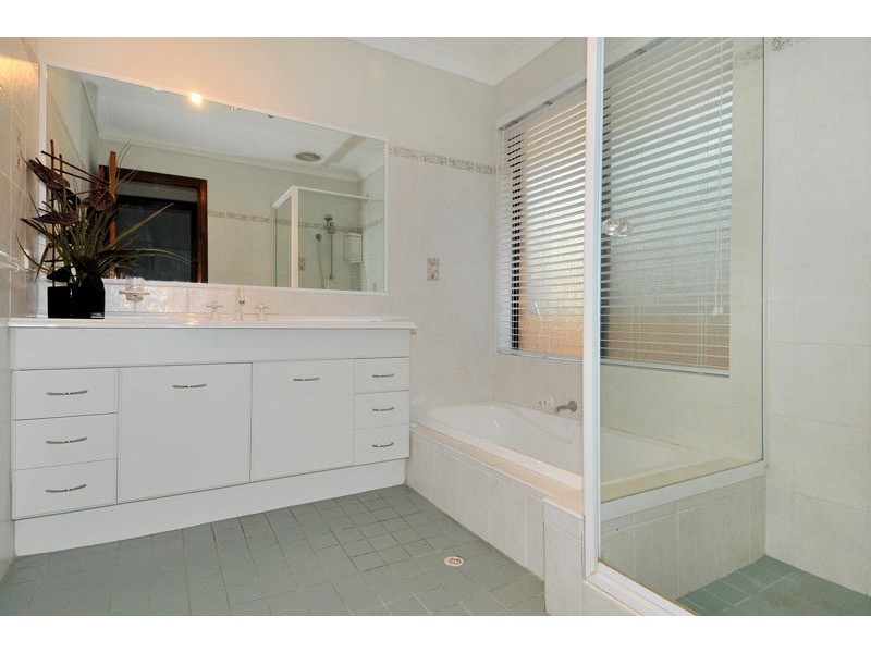 7 Barkley Place, Halls Head WA 6210