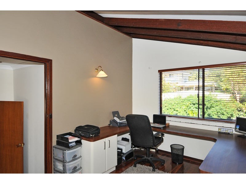 7 Barkley Place, Halls Head WA 6210