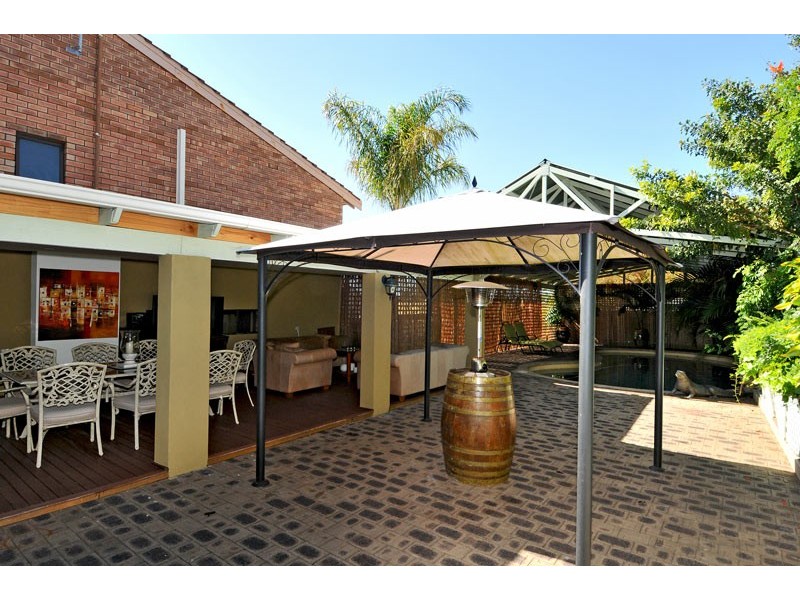 7 Barkley Place, Halls Head WA 6210