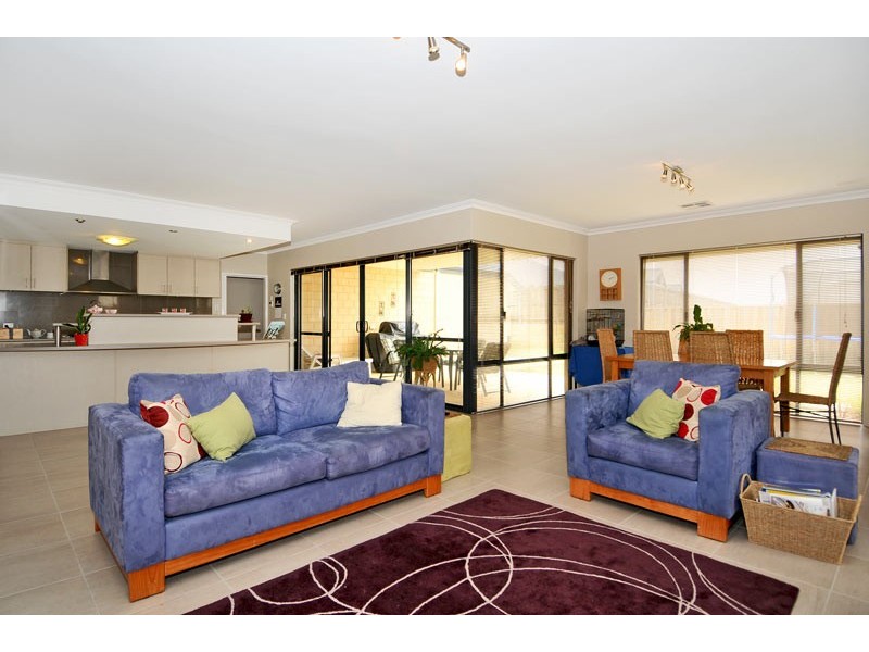 37 Tranquility Way, Halls Head WA 6210