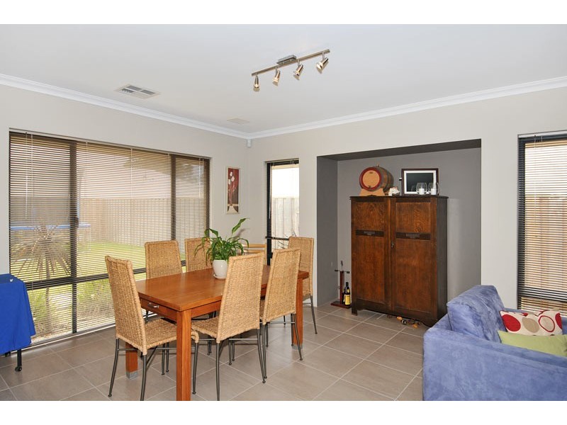 37 Tranquility Way, Halls Head WA 6210