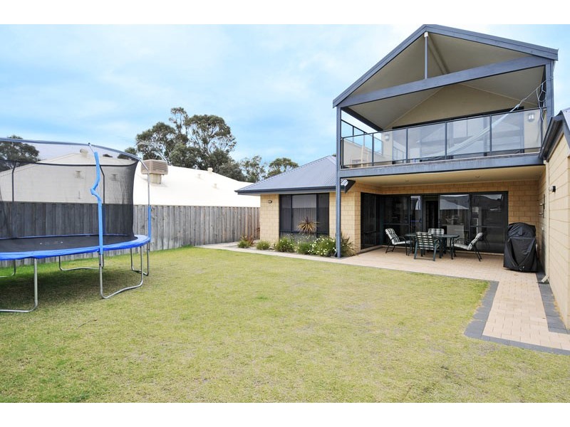 37 Tranquility Way, Halls Head WA 6210
