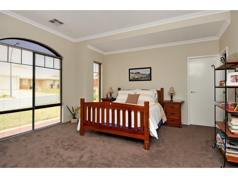 37 Tranquility Way, Halls Head WA 6210