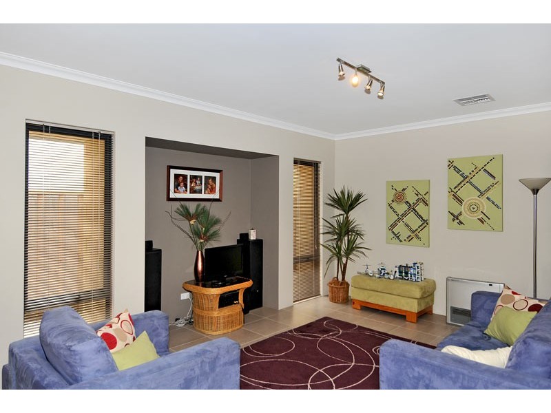 37 Tranquility Way, Halls Head WA 6210
