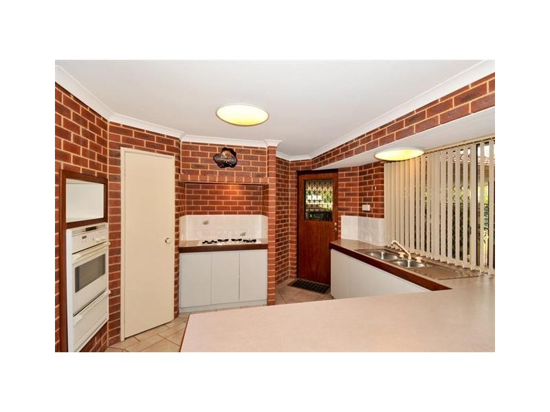 6 Queenscliff Rise, Greenfields WA 6210