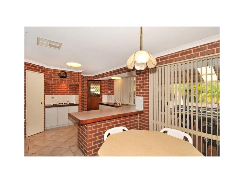 6 Queenscliff Rise, Greenfields WA 6210