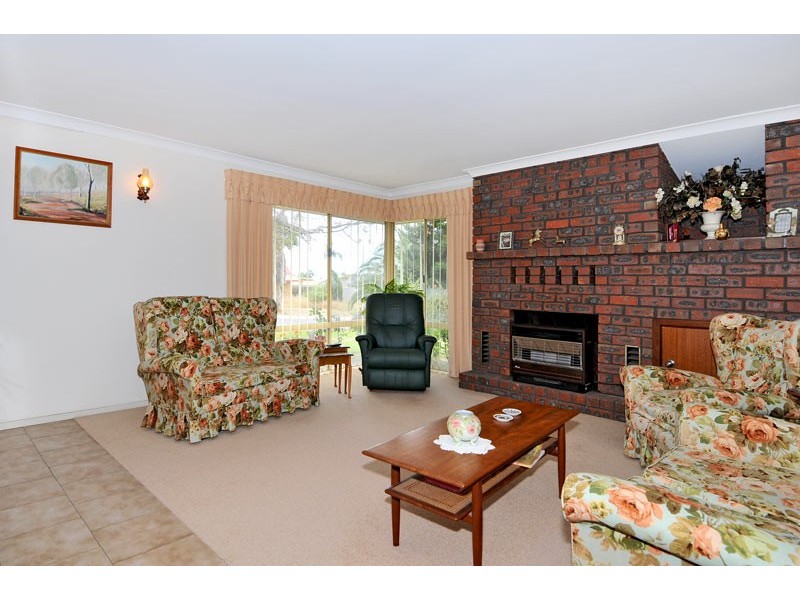 8 Mahogany Drive, Halls Head WA 6210