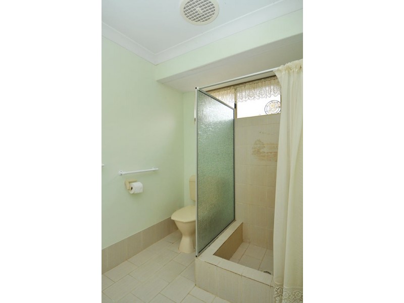8 Mahogany Drive, Halls Head WA 6210