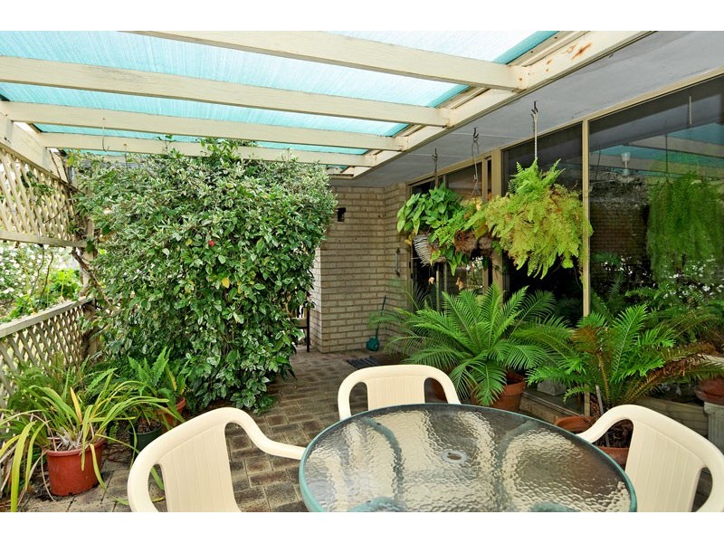 8 Mahogany Drive, Halls Head WA 6210