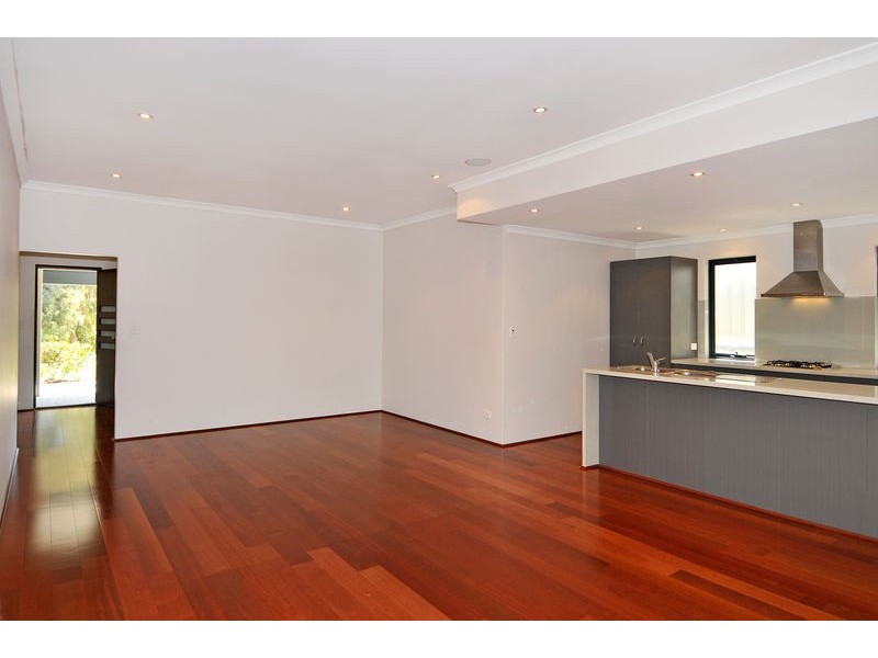 25 Jester Parkway, Meadow Springs WA 6210