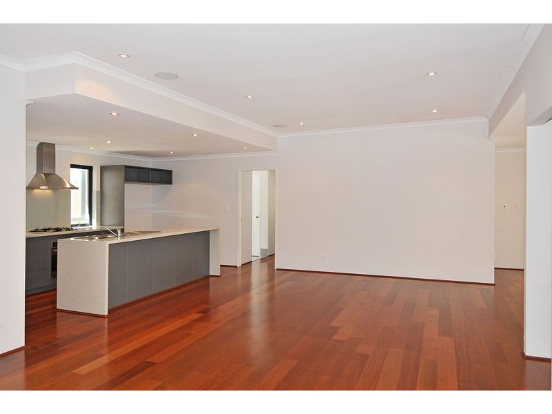 25 Jester Parkway, Meadow Springs WA 6210