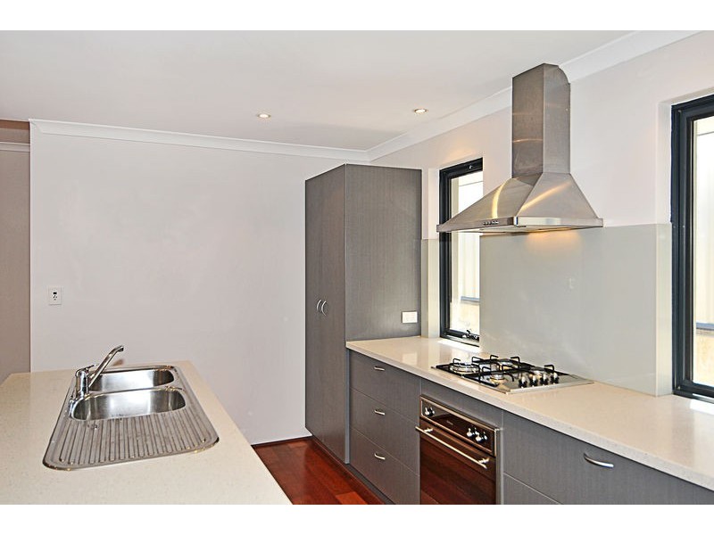 25 Jester Parkway, Meadow Springs WA 6210