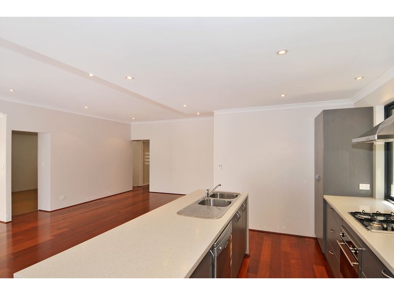 25 Jester Parkway, Meadow Springs WA 6210