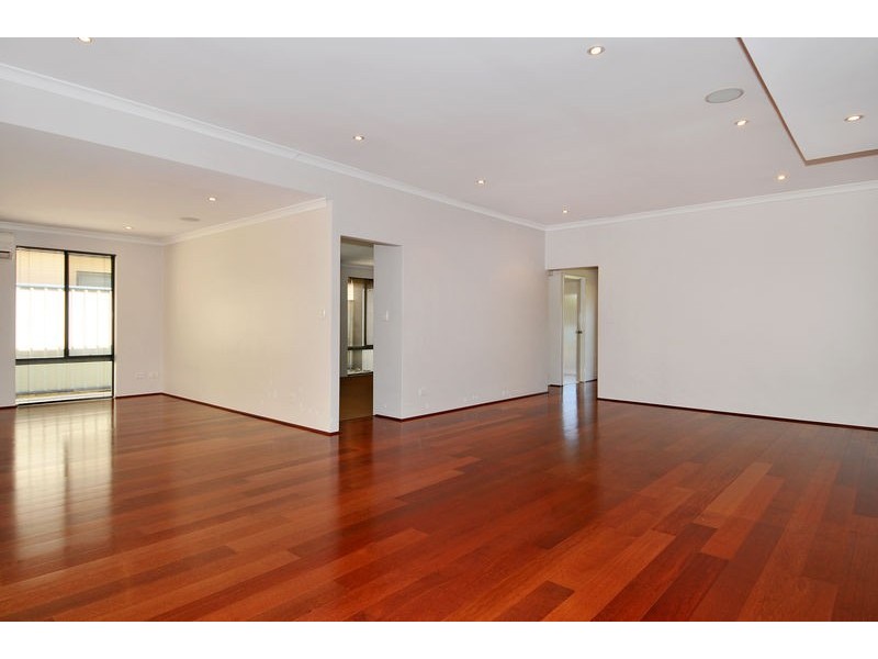 25 Jester Parkway, Meadow Springs WA 6210