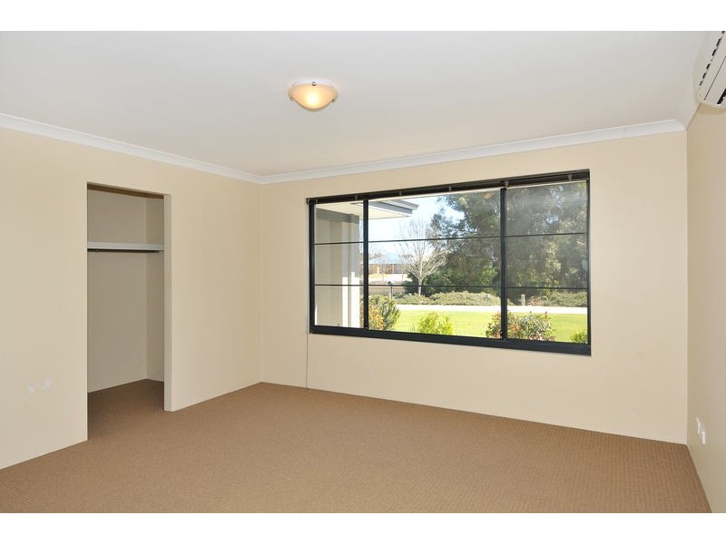 25 Jester Parkway, Meadow Springs WA 6210