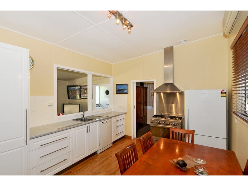 7 Hill Street, Halls Head WA 6210