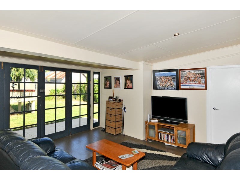 7 Hill Street, Halls Head WA 6210