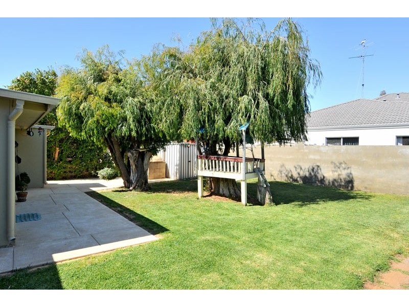 7 Hill Street, Halls Head WA 6210