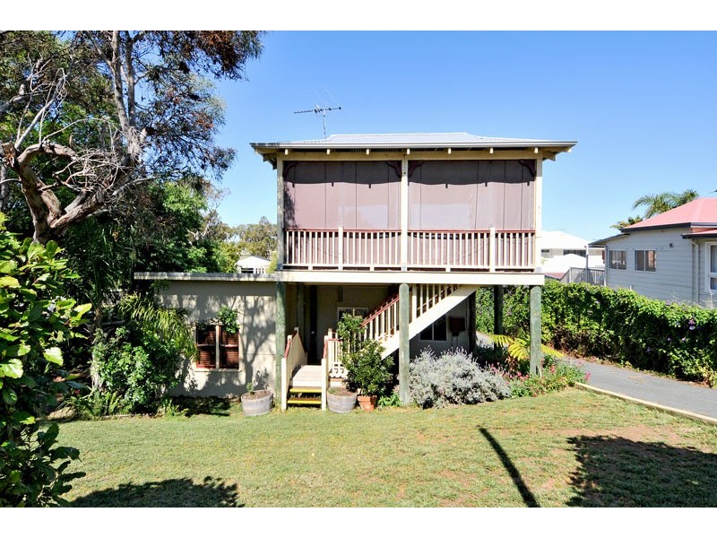 7 Hill Street, Halls Head WA 6210