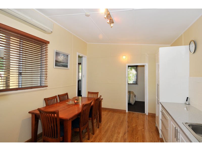 7 Hill Street, Halls Head WA 6210