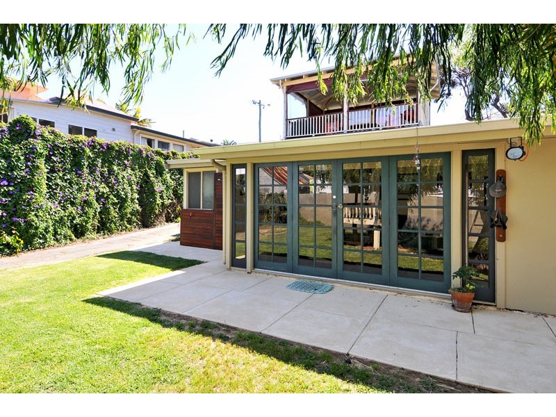 7 Hill Street, Halls Head WA 6210