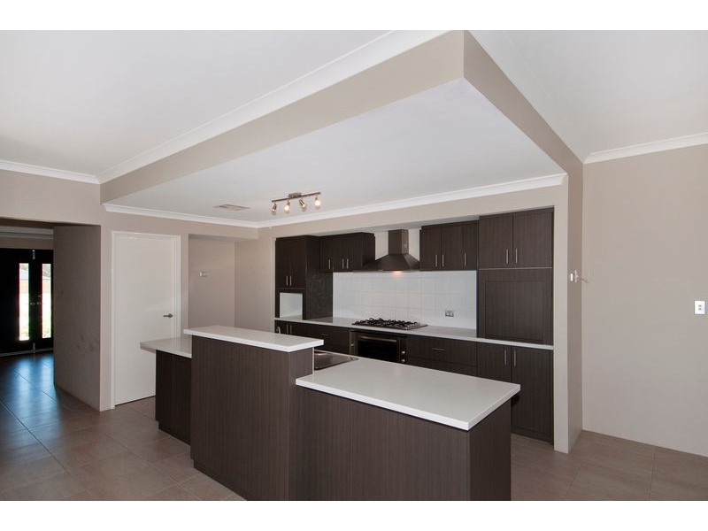 12 Splendens Turn, Halls Head WA 6210