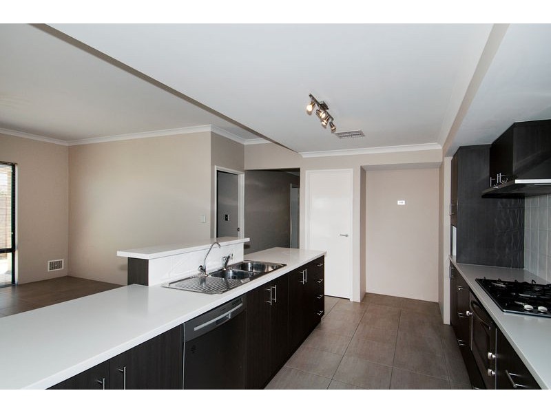 12 Splendens Turn, Halls Head WA 6210