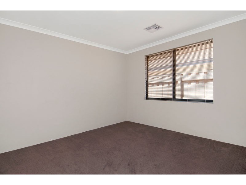 12 Splendens Turn, Halls Head WA 6210