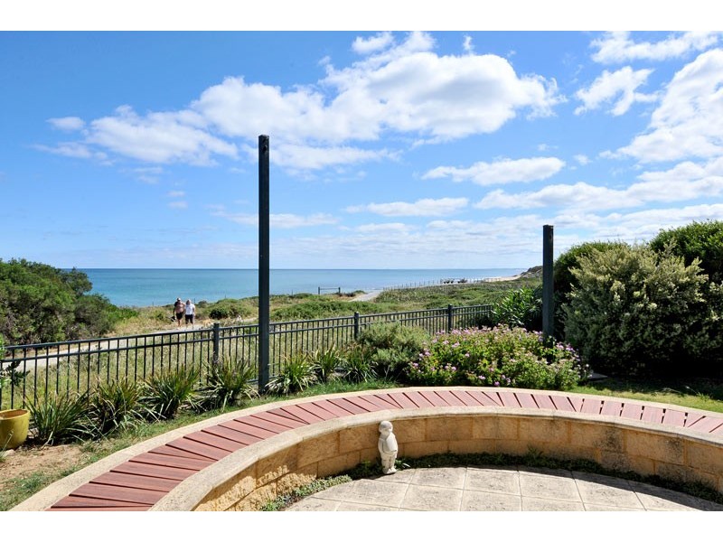 24 Hideaway Cove, Halls Head WA 6210