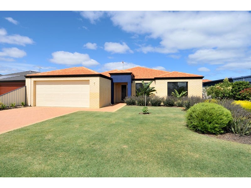 30 Pineknoll Gardens, Meadow Springs WA 6210