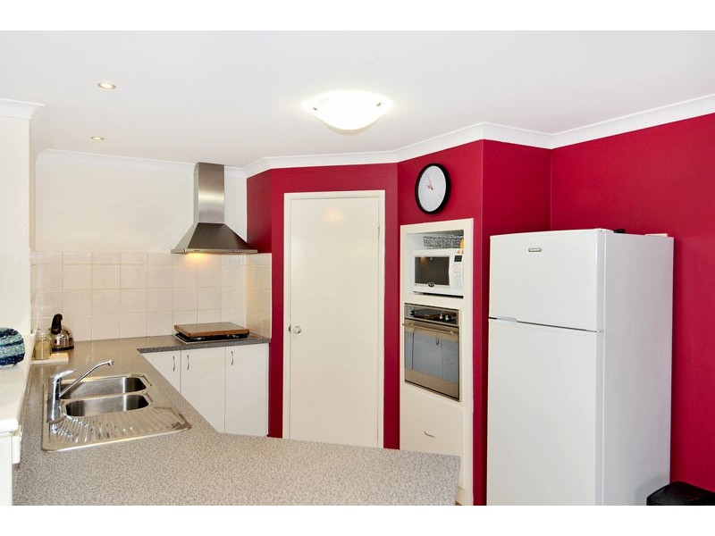 30 Pineknoll Gardens, Meadow Springs WA 6210