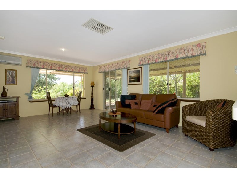 76 Ronsard Drive, San Remo WA 6210