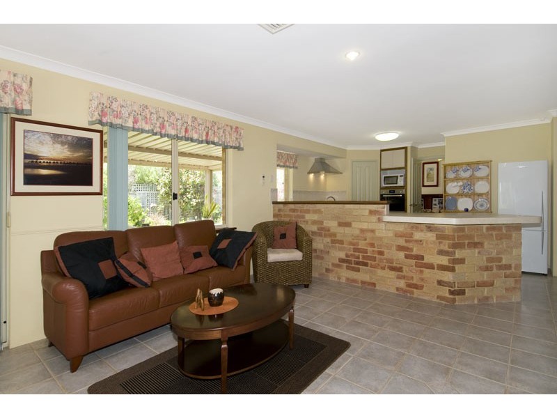 76 Ronsard Drive, San Remo WA 6210