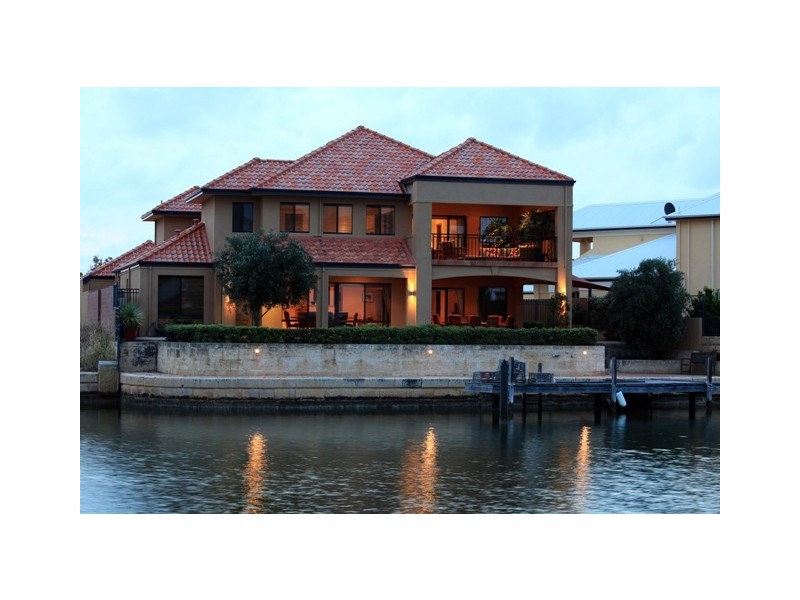 21 Erins Isle, Dudley Park WA 6210