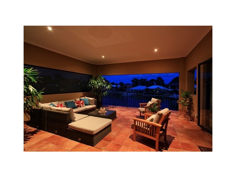 21 Erins Isle, Dudley Park WA 6210