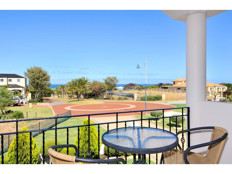 10 Altea Rise, Secret Harbour WA 6173