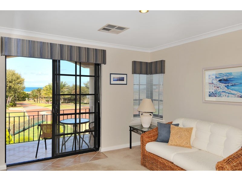 10 Altea Rise, Secret Harbour WA 6173