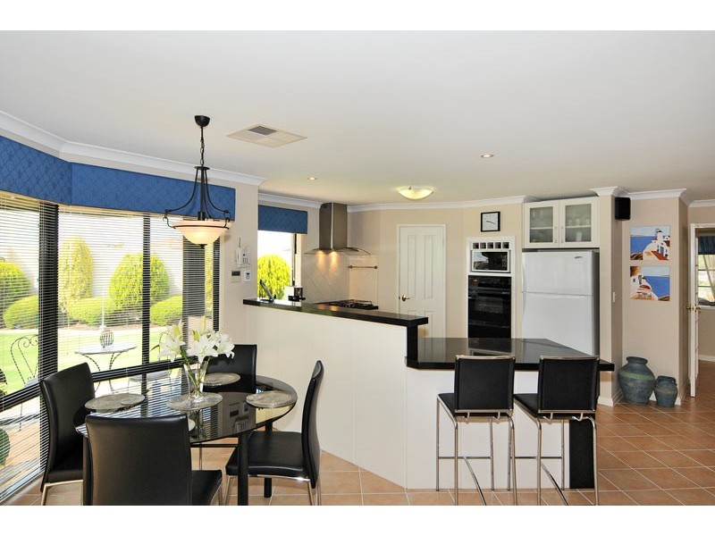 10 Altea Rise, Secret Harbour WA 6173