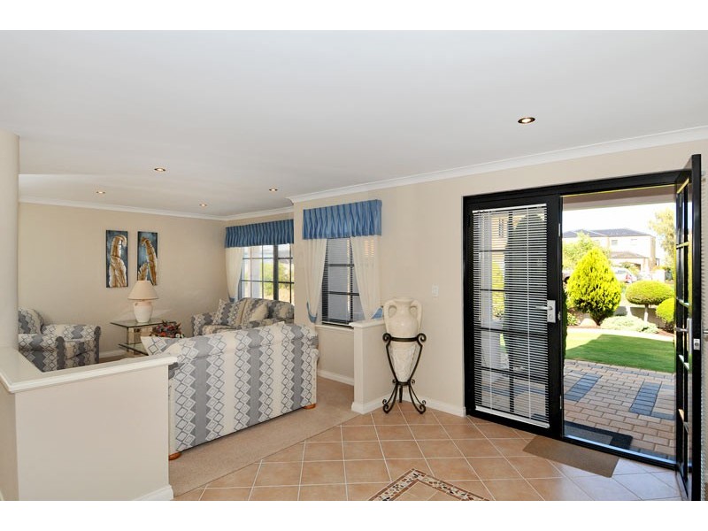 10 Altea Rise, Secret Harbour WA 6173