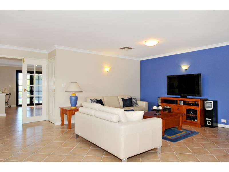 10 Altea Rise, Secret Harbour WA 6173