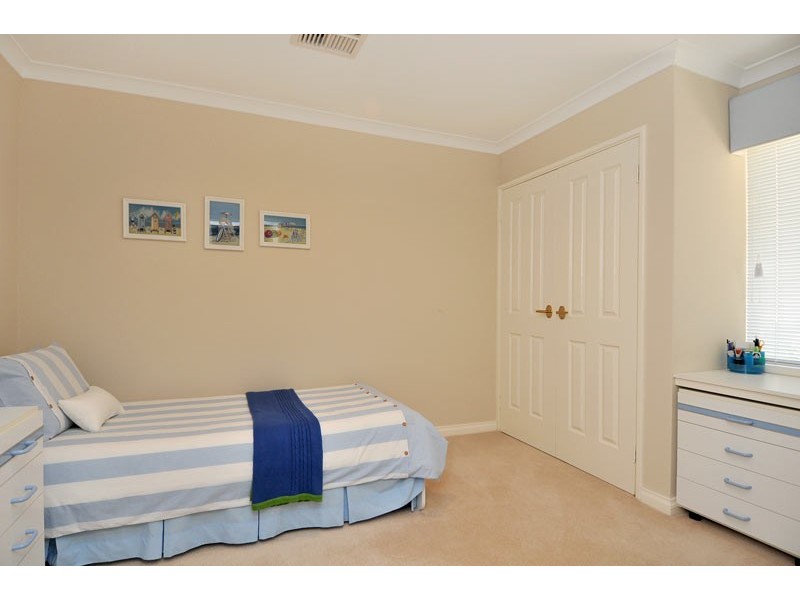 10 Altea Rise, Secret Harbour WA 6173