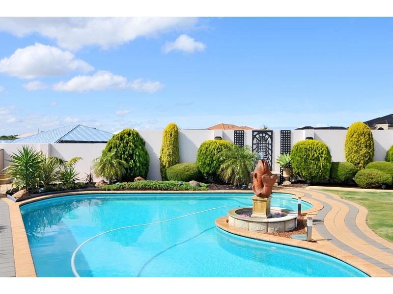 10 Altea Rise, Secret Harbour WA 6173