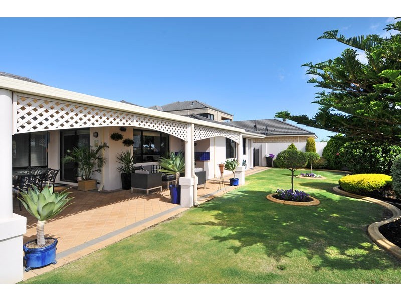 10 Altea Rise, Secret Harbour WA 6173