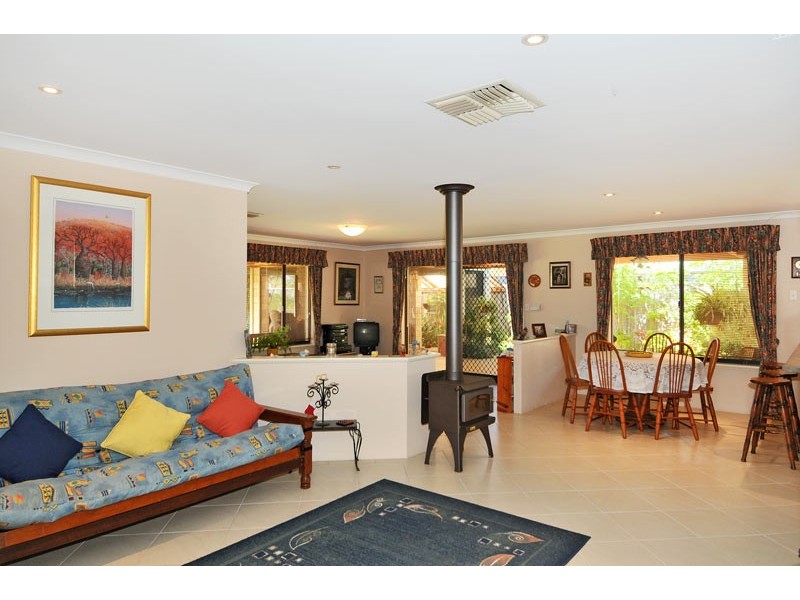 125 Midsummer Circle, Pinjarra WA 6208