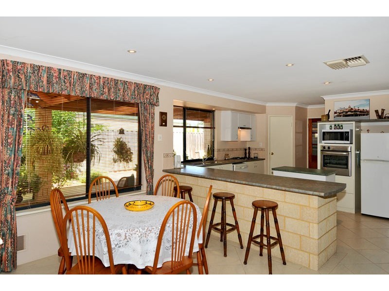 125 Midsummer Circle, Pinjarra WA 6208