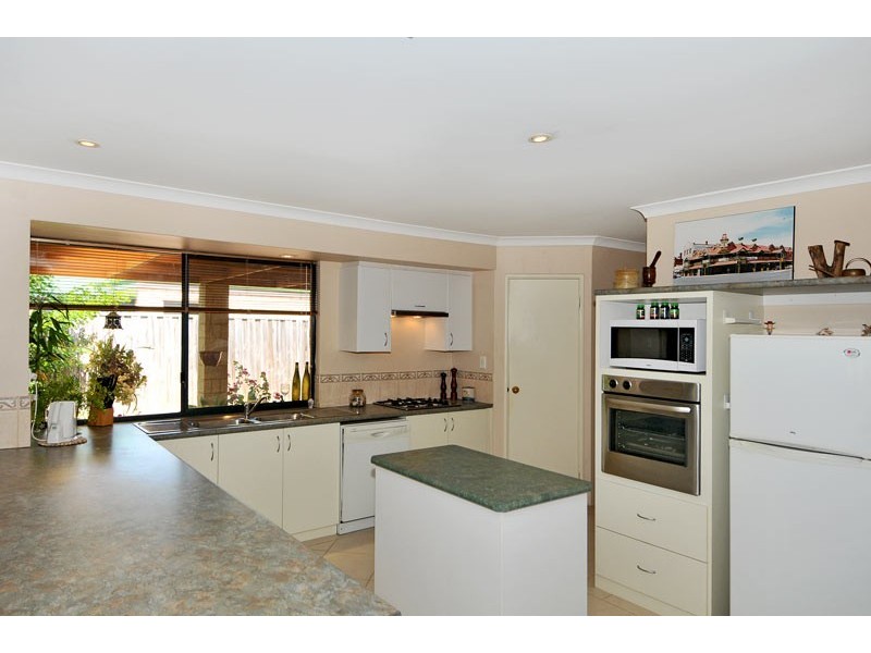 125 Midsummer Circle, Pinjarra WA 6208