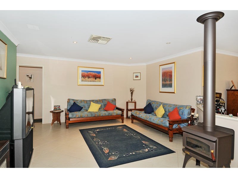 125 Midsummer Circle, Pinjarra WA 6208